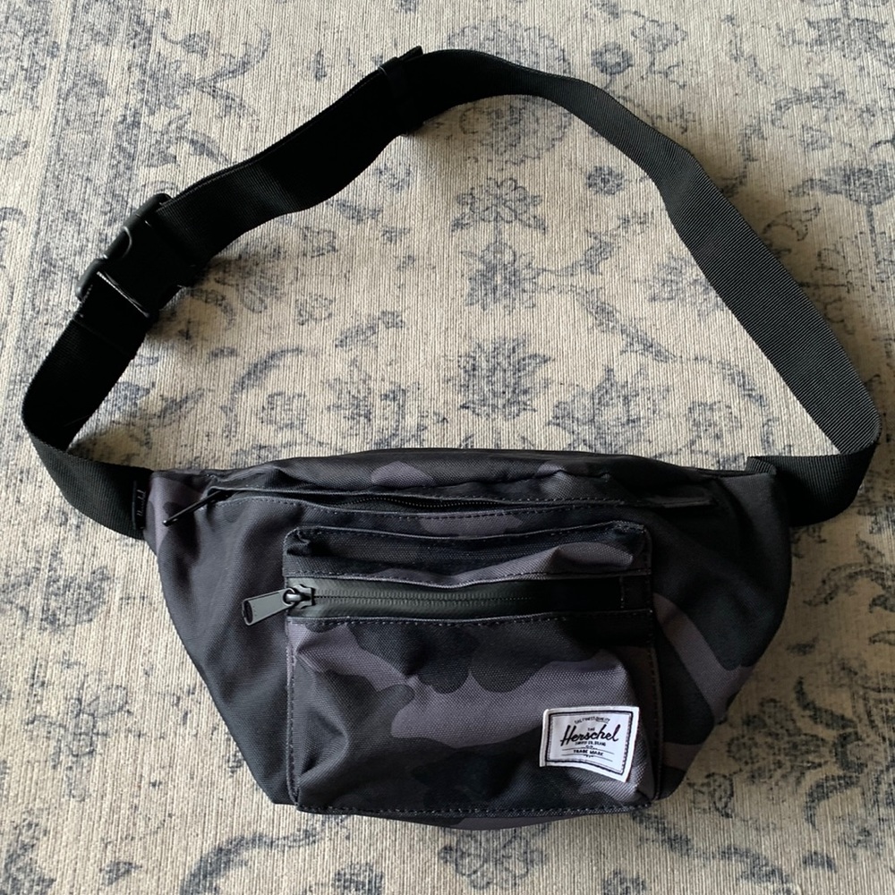 Herschel Seventeen Unisex Waist Pack - Night Camo